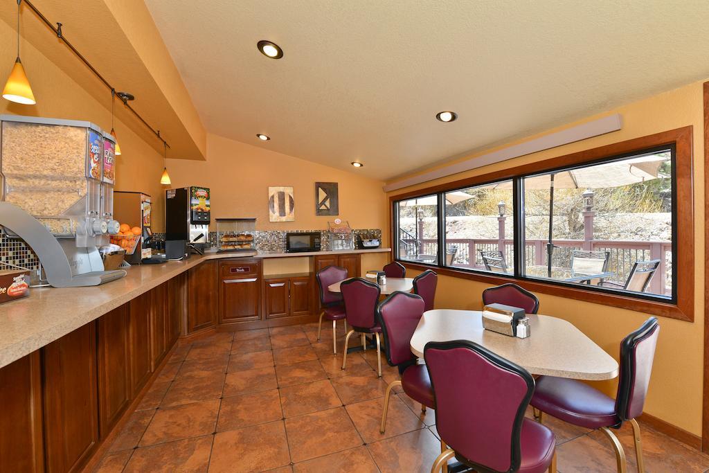 Super 8 By Wyndham Black Hills Area Hotel