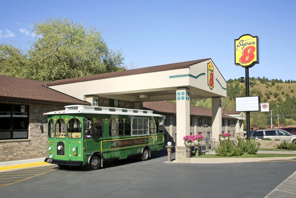 Super 8 By Wyndham Black Hills Area Hotel 2*